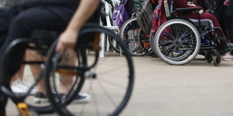 Feira online oferece 7 mil vagas para pessoas com deficiência