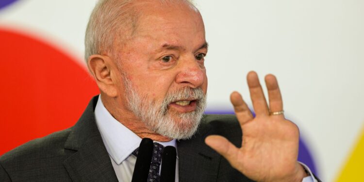 Lula anuncia pacote de R$ 30 bilhões para empresas impactadas por tarifas