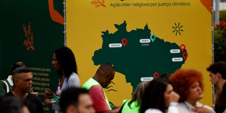 Vigília religiosa busca conscientizar sobre meio ambiente com a COP30 no Brasil