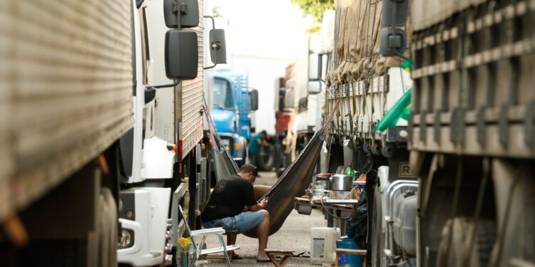 Saúde na estrada: Postos rodoviários ganharão unidades para caminhoneiros
