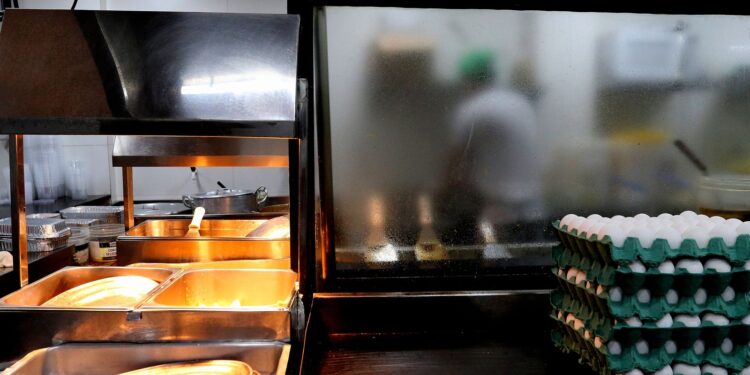 Serviços batem recorde histórico de empregos em 2023
