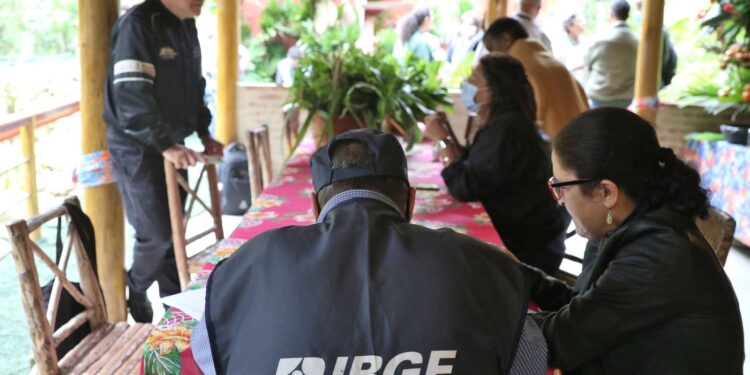 IBGE abre contratação de quase 10 mil temporários