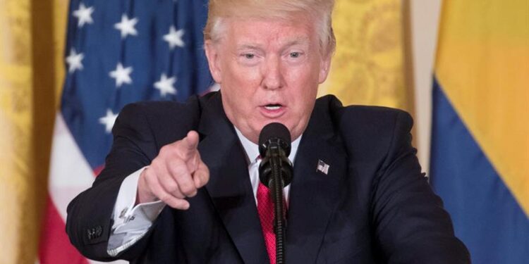 Trump Afirma Enviar Submarinos Nucleares à Rússia em Meio a Troca de Acusações com Medvedev