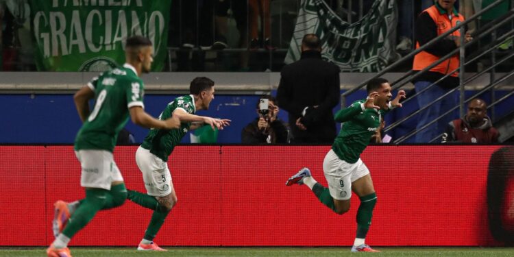 Palmeiras elimina River e avança na Libertadores