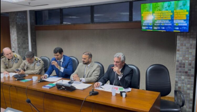 Seminário Nacional de Discussão da Lei Orgânica dos Policiais e Bombeiros é realizado na Bahia