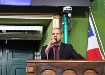 Randerson Leal apresenta projeto para acabar com exigência de CPF em farmácias de Salvador