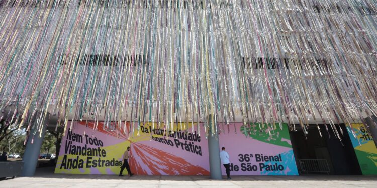 Bienal de São Paulo convida à reflexão sobre o ser humano