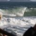 Adolescente Resgatado Após Desaparecimento no Mar com Namorada