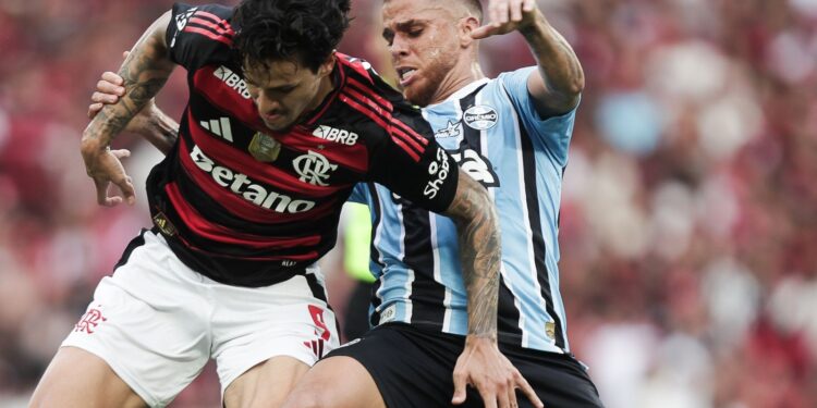Grêmio e Flamengo empatam em clássico no Maracanã