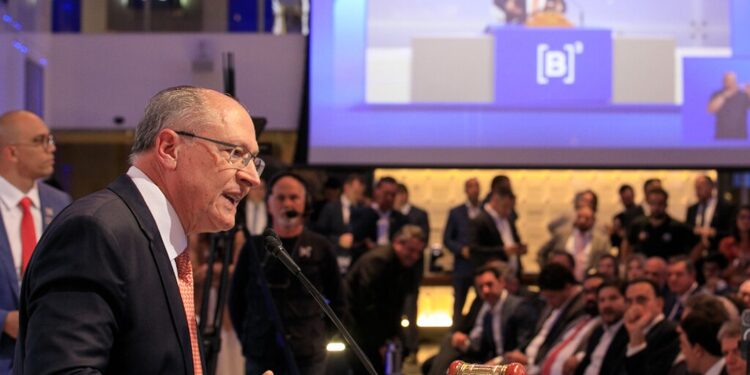 Alckmin critica indulto como “golpismo de marcha ré”