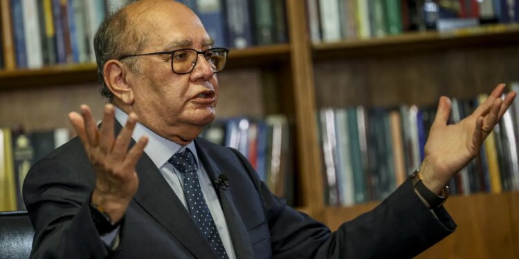Mendes refuta alegações de “ditadura da toga” no país.