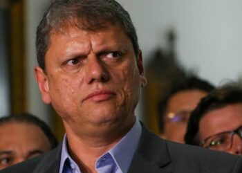 PT aciona Tarcísio de Freitas no STF e MP-SP por articulação da anistia
