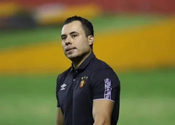 Vitória acerta contratação de Jair Ventura como novo técnico