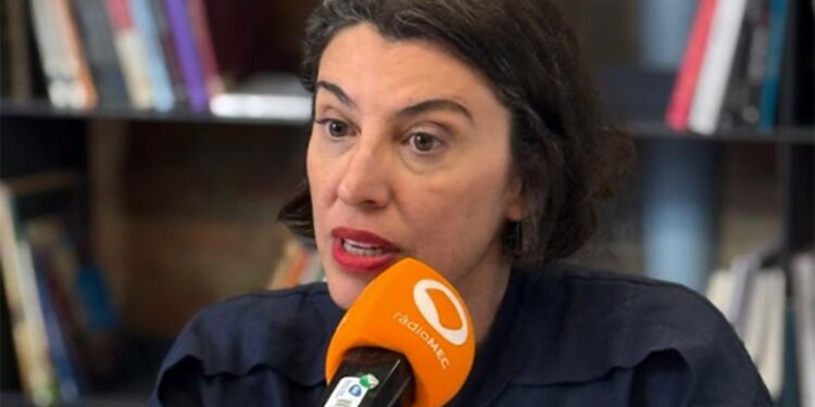 Giovana Madalosso discute literatura na Flip