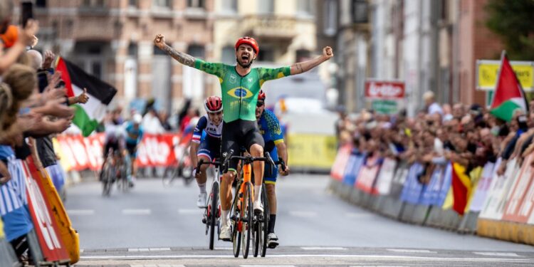 Lauro Chaman conquista tricampeonato mundial de paraciclismo na Bélgica