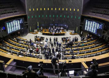 PF alerta para riscos da PEC da Blindagem