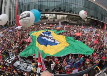 São Paulo: 42 mil protestam contra PEC da Blindagem e anistia
