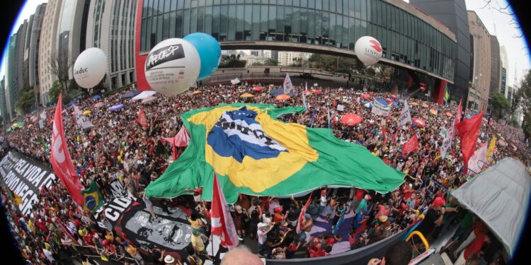 São Paulo: 42 mil protestam contra PEC da Blindagem e anistia