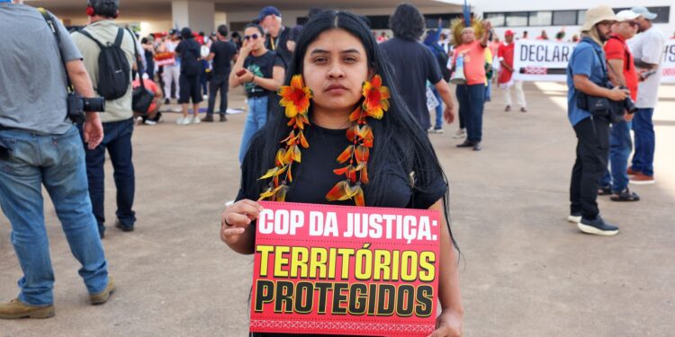 Indígenas no DF cobram demarcação de terras e ações contra o clima