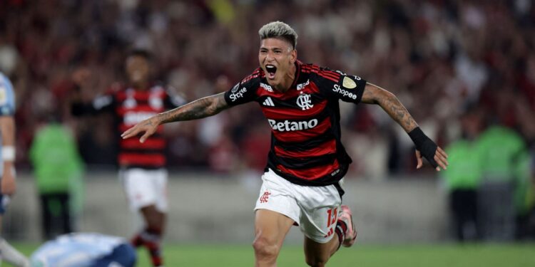 Carrascal define e Flamengo sela vantagem na Libertadores