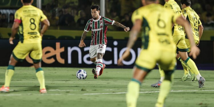 Mirassol vence Fluminense e entra no G4 do Brasileirão