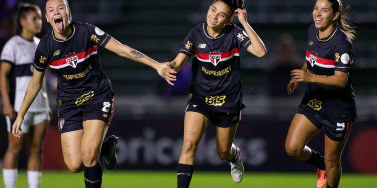 São Paulo avança na Libertadores Feminina ao vencer Olimpia