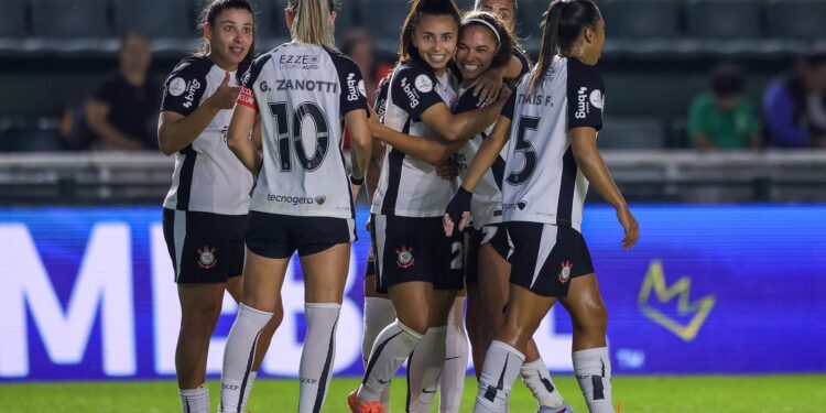 Corinthians avança e disputa final da Libertadores Feminina