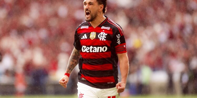 Flamengo e Palmeiras dividem a liderança após jogos decisivos