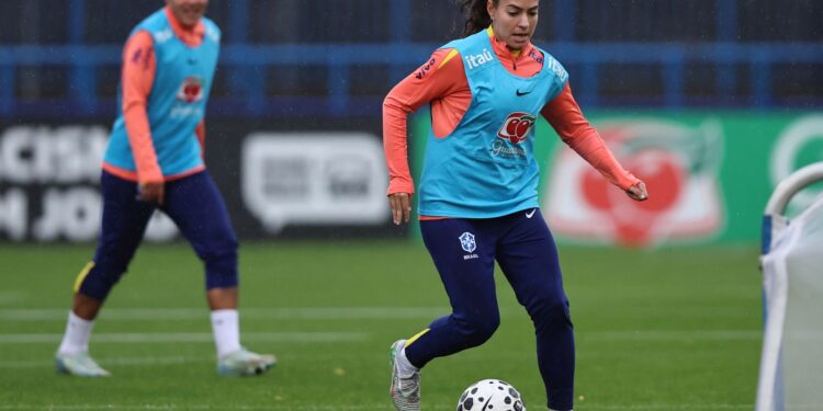 Angelina prevê confronto complicado contra a Inglaterra.