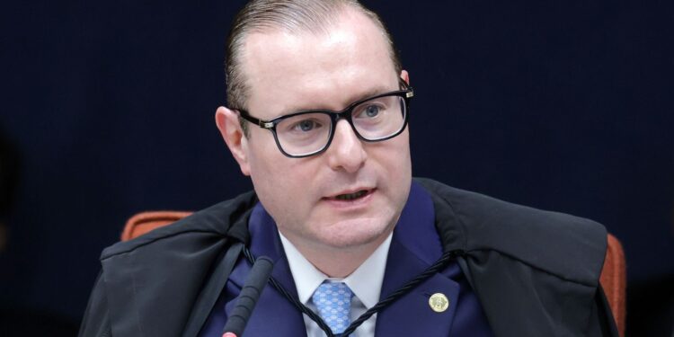 Zanin decide e condena núcleo de desinformação com 2 votos