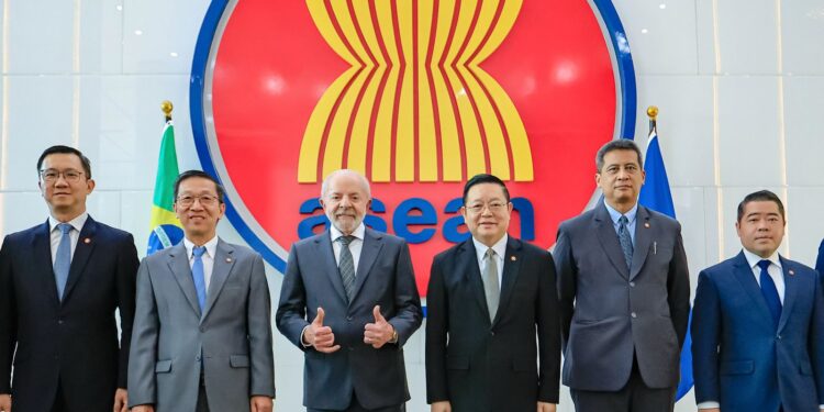 Lula busca aproximação com países asiáticos