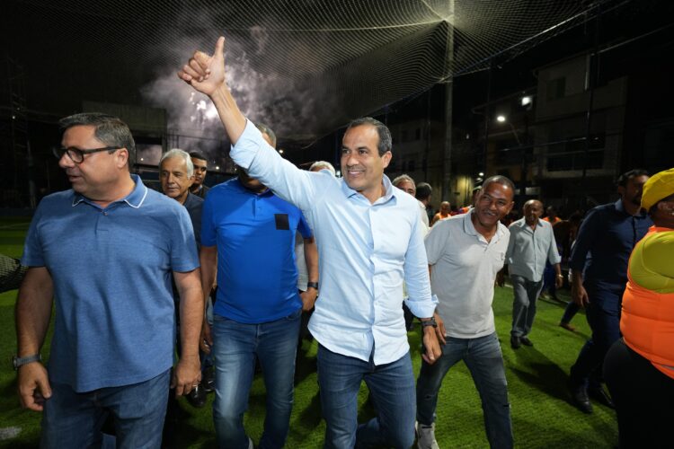 Prefeitura entrega praça e campo de grama sintética em Luiz Anselmo com investimentos de quase R$ 1,4 milhão