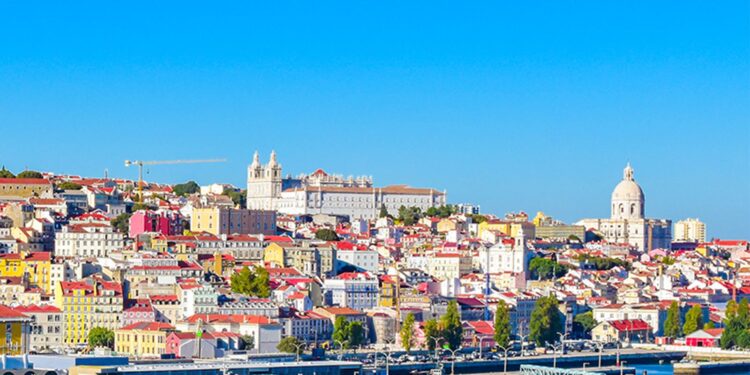 Nova lei de imigração em Portugal gera impacto para brasileiros.