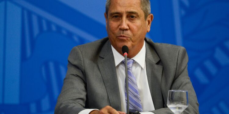 Braga Netto questiona imparcialidade em recurso ao STF