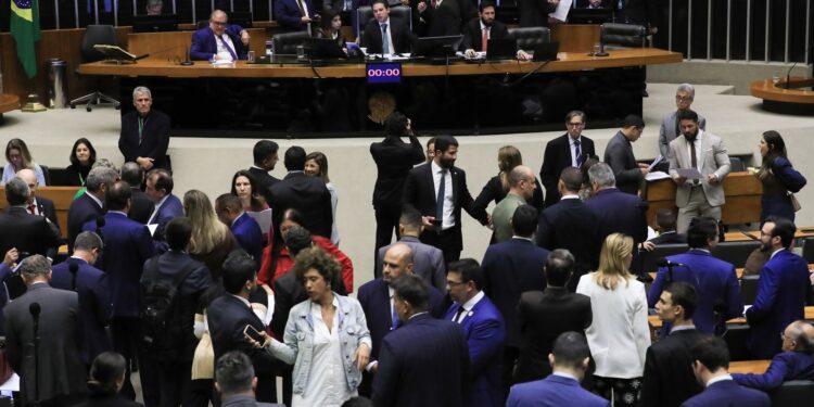 Crimes de extorsão e escudo humano terão penas mais severas