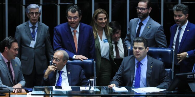 Senado aprova lei contra empréstimo consignado não autorizado