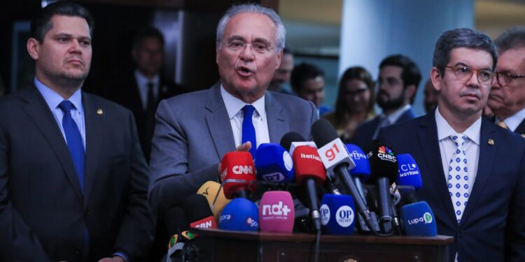 Renan Calheiros relatará projeto de isenção do IR no Senado