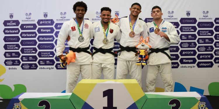 Judoca busca o ouro nos JUBs para sonhar com a Olimpíada