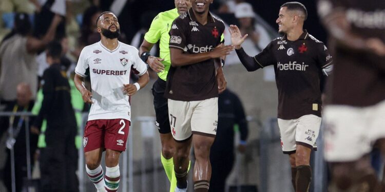 Rayan decide e Vasco vence o Fluminense no Maracanã