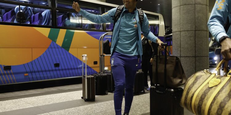 Seleção Brasileira desembarca em Tóquio para enfrentar o Japão