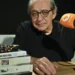 Ruy Castro celebra vitória no Jabuti com homenagens a Tom Jobim