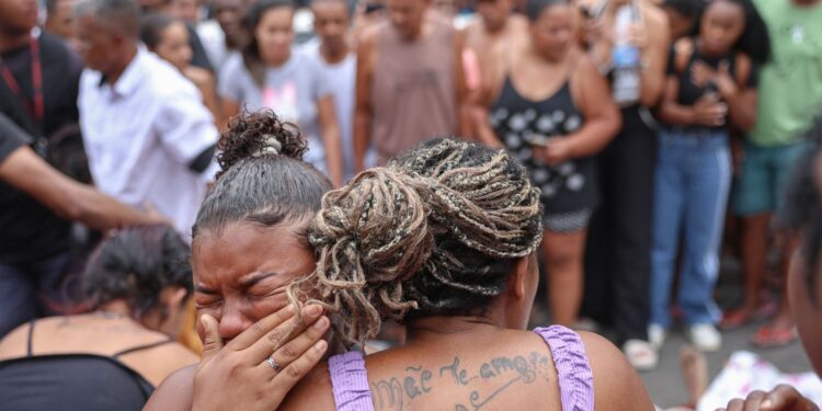 Rio: Ativistas denunciam massacre em ação policial