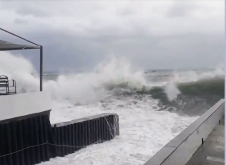 Marinha emite alerta de ressaca em Salvador com ondas de até 2,5 metros