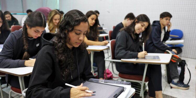 Enem 2025: Ministério da Educação divulga regras da redação