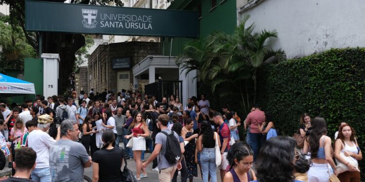 Candidatos ao Enem demonstram confiança e esperança após a prova