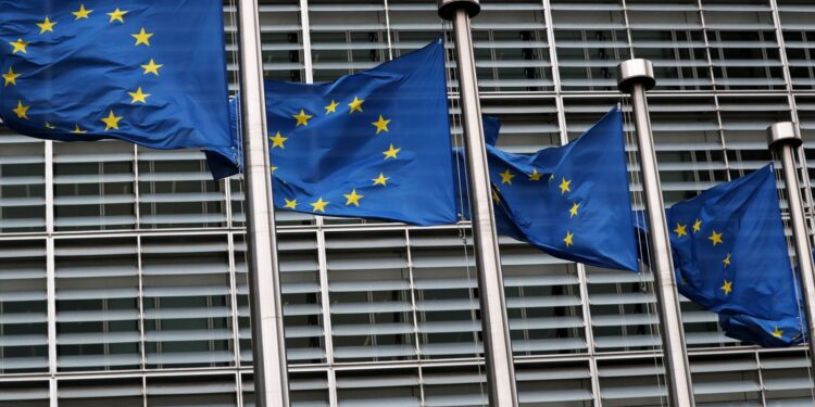 UE Projeta Ampliação com Novos Membros Até 2030