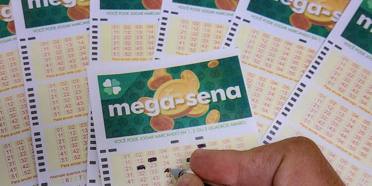Mega-Sena: Prêmio de R$ 100 milhões sorteado nesta sexta-feira