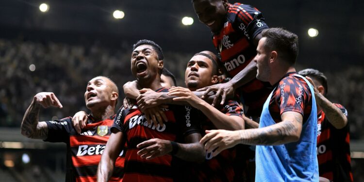 Flamengo empata e se aproxima do título do Brasileirão