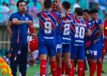 Bahia perde invencibilidade em casa e cai para a sétima posição após derrota para o Fortaleza