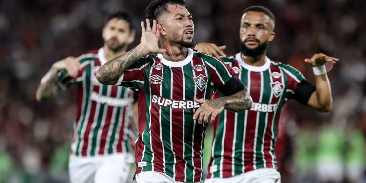 Fluminense vence o Flamengo em clássico no Maracanã